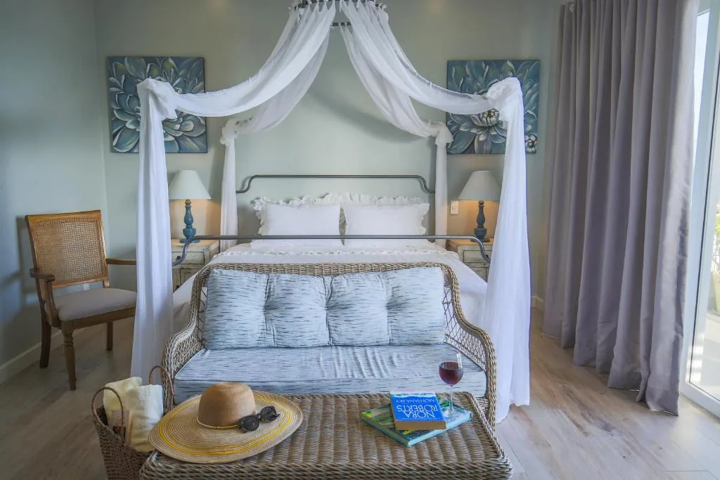 Deluxe Double Room with Balcony and Sea View — Serenity by the Sea